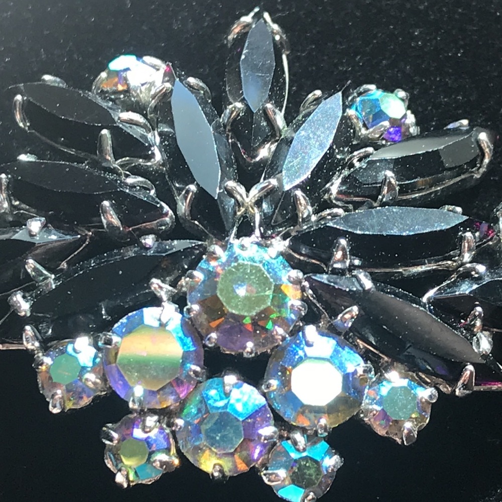 Gorgeous Vintage Antique Brooch Black Crystal Stones Rhinestone Costume Pin
